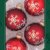 Weihnachtskugeln Christbaumkugeln 4er Pack Kugeln rot mit Schneesternen mundgeblasener Baumschmuck aus Glas mit Ø ca. 6,5 cm - 1
