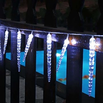 Salcar Kaltweiß LED Eiszapfen, 40er LED Eiszapfenkette Kette 5m LED Lichterkette + 5m Stromkabel (insgesamt 10 m lang), Weihnachtsbeleuchtung Deko für Innen Aussen 9 Modi Trafo - 5