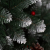 Künstlicher Weihnachtsbaum Weihnachtsdekoration Mit Roten Beeren Und Tannenzapfen-Spitzen Weihnachtsbaum Mit Beflockten Tannenzapfen Und Tannennadel, Buschige Weihnachtsbäume Mit Hoher Spitzenzahl - 3