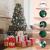 künstlicher Weihnachtsbaum 180cm, künstlicher Christbaum mit Schnee und Tannenzapfen, schwer entflammbarer Tannenbaum mit faltbarem Metallständer, Weihnachtsdekoration für Zuhause, Geschäft, Außen - 4