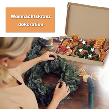 107 Stück Weihnachtskranz Deko, Potpourri Weihnachten, Adventskranz Bastelset mit Tannenzapfen, Beeren, Zimtstangen, Getrocknete Orangenscheiben, Sternanis, Juteschnur, Moos, und Pentagramm - 2