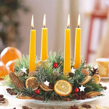 107 Stück Weihnachtskranz Deko, Potpourri Weihnachten, Adventskranz Bastelset mit Tannenzapfen, Beeren, Zimtstangen, Getrocknete Orangenscheiben, Sternanis, Juteschnur, Moos, und Pentagramm - 5