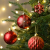 VALERY MADELYN Weihnachtskugeln 60tlg. Kunststoff Christbaumkugeln Weihnachtsbaumschmuck Dekoration Weihnachtsdeko mit Aufhänger Glänzend Glitzernd Matt Thema Rot Gold - 2